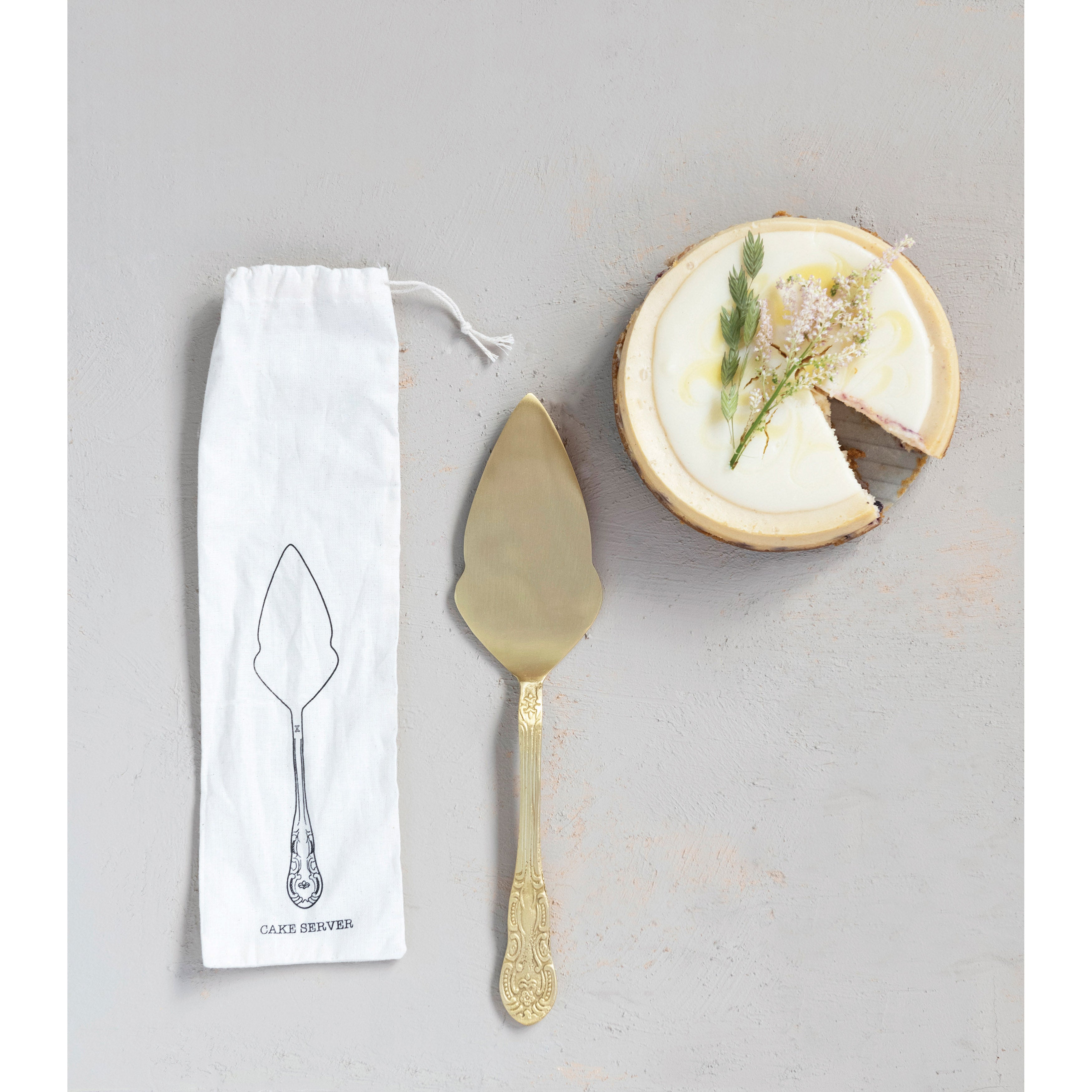 Dixie Brass Cake Server