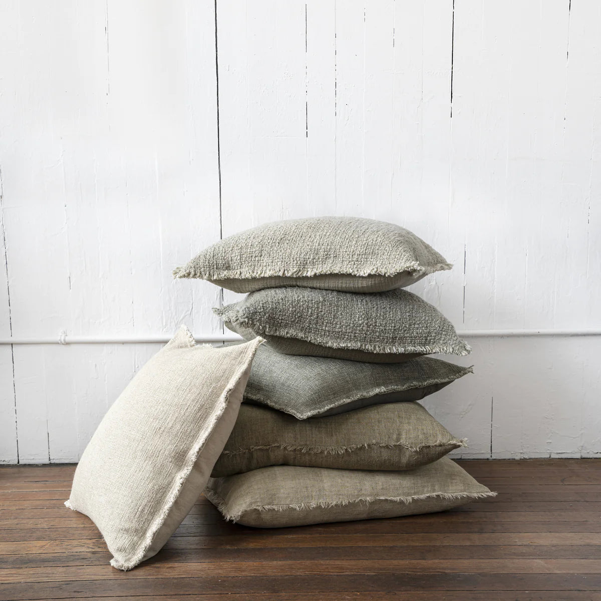 Lina Linen Pillow - Thumbnail 3